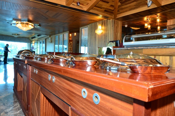 Sunday Buffet at Bay Lodge